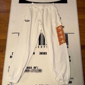 Face The World Sweatpants